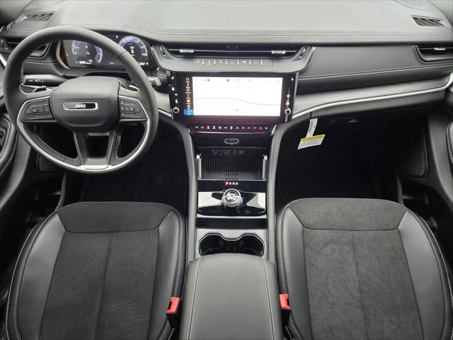 2026 Jeep Grand Cherokee Altitude 4x2