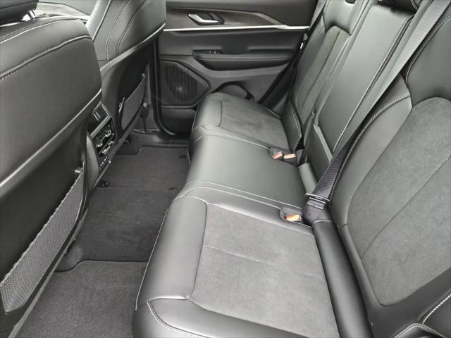 2026 Jeep Grand Cherokee Altitude 4x2