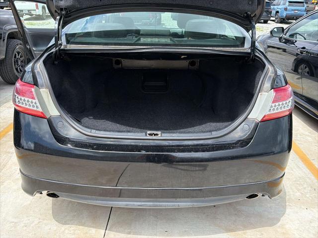 2011 Toyota Camry SE - Photo 7