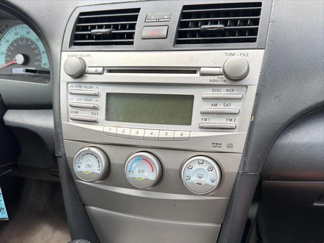 2011 Toyota Camry SE - Photo 15