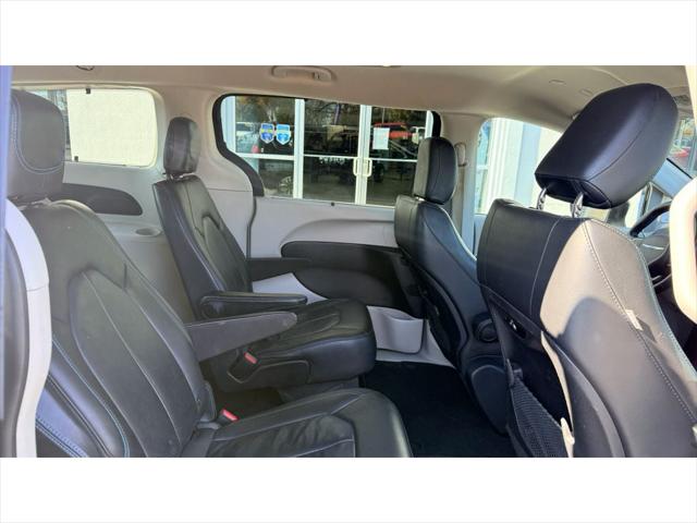 2021 Chrysler Pacifica Touring L