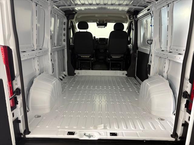 2026 Ram ProMaster Cargo Van Tradesman Low Roof 118 WB w/Pass Seat