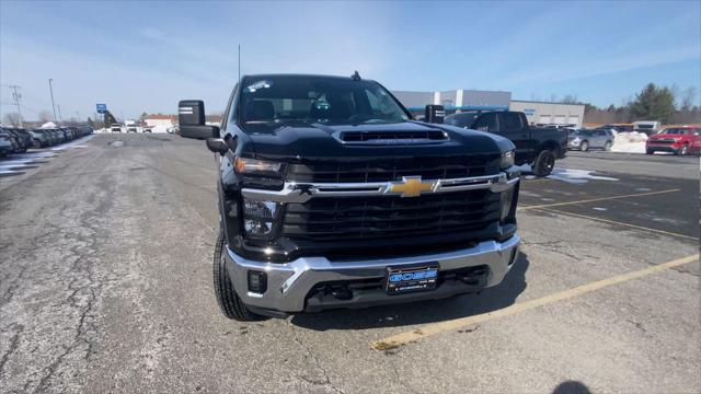 2025 Chevrolet Silverado 2500HD 4WD Crew Cab Standard Bed LT