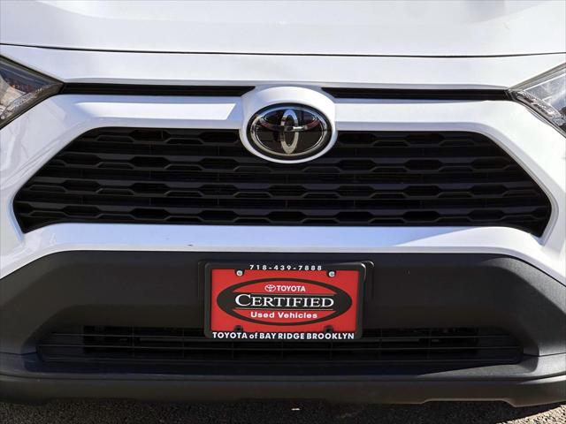 2021 Toyota RAV4 LE [7]