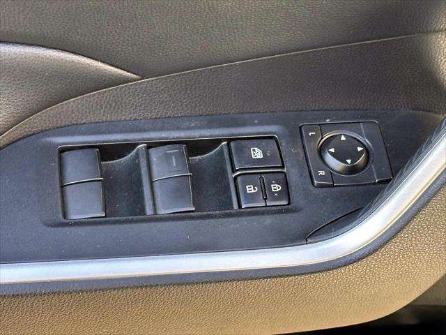 2021 Toyota RAV4 LE [11]