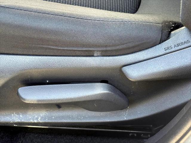 2021 Toyota RAV4 LE [12]