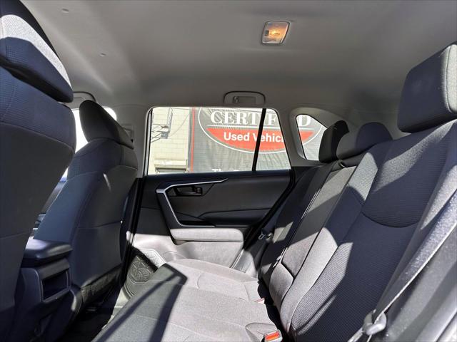 2021 Toyota RAV4 LE [14]