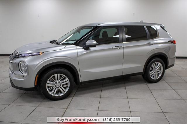 2024 Mitsubishi Outlander ES 2.5 S-AWC for sale in Wichita, KS