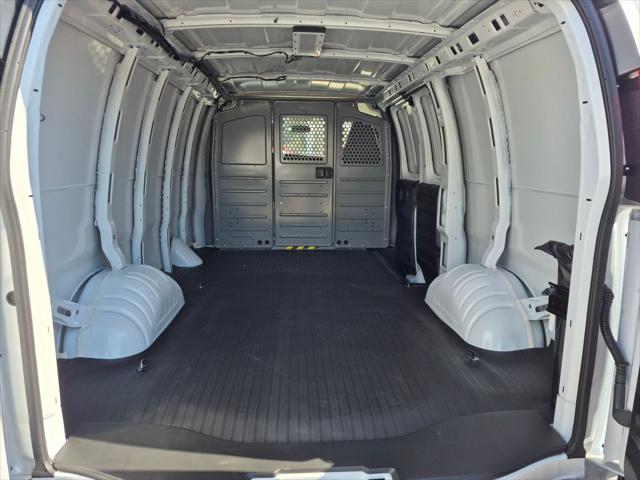 2025 GMC Savana Cargo RWD 2500 Regular Wheelbase Work Van