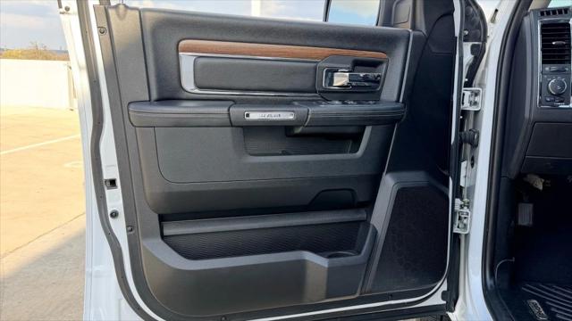2017 Ram 1500 Laramie Crew Cab 4x4 5'7" Box