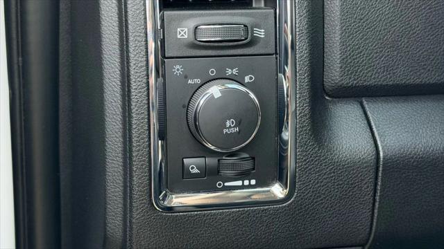 2017 Ram 1500 Laramie Crew Cab 4x4 5'7" Box