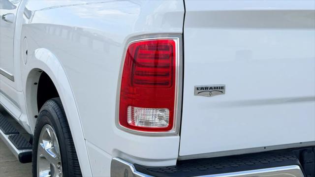 2017 Ram 1500 Laramie Crew Cab 4x4 5'7" Box