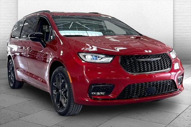 2026 Chrysler Pacifica Limited AWD for sale in Papillion, NE
