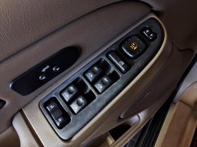 2004 Chevrolet Suburban LS