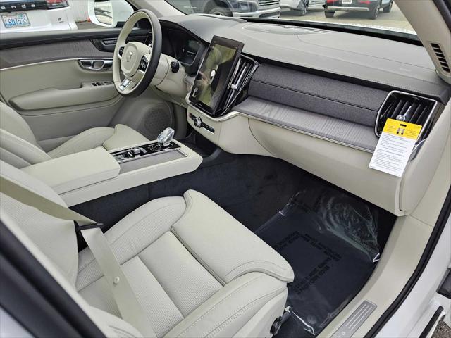 2026 Volvo XC90 Plug-In Hybrid Ultra, T8 AWD, Electric/Gasoline, Bright, 7 Seats