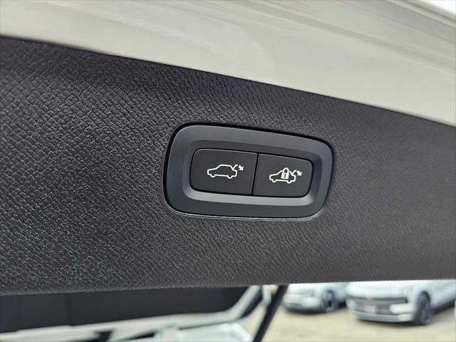 2026 Volvo XC90 Plug-In Hybrid Ultra, T8 AWD, Electric/Gasoline, Bright, 7 Seats