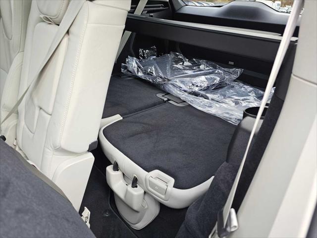 2026 Volvo XC90 Plug-In Hybrid Ultra, T8 AWD, Electric/Gasoline, Bright, 7 Seats