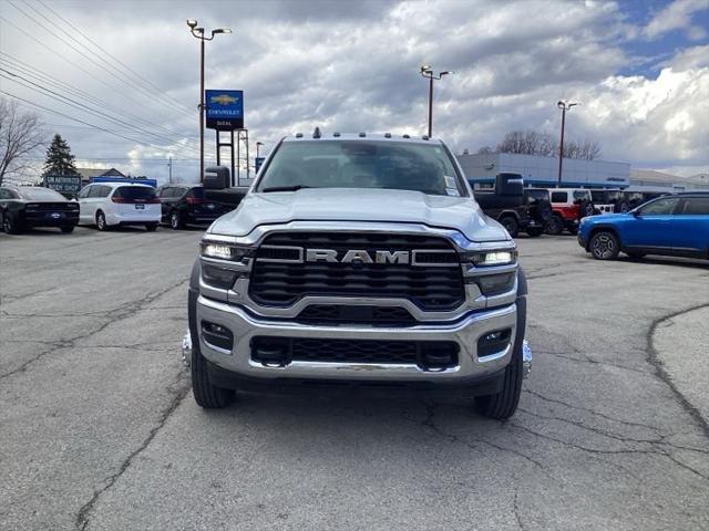 2026 RAM Ram 5500 Chassis Cab RAM 5500 TRADESMAN CHASSIS CREW CAB 4X4 60 CA