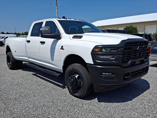2026 RAM Ram 3500 RAM 3500 TRADESMAN CREW CAB 4X4 8 BOX