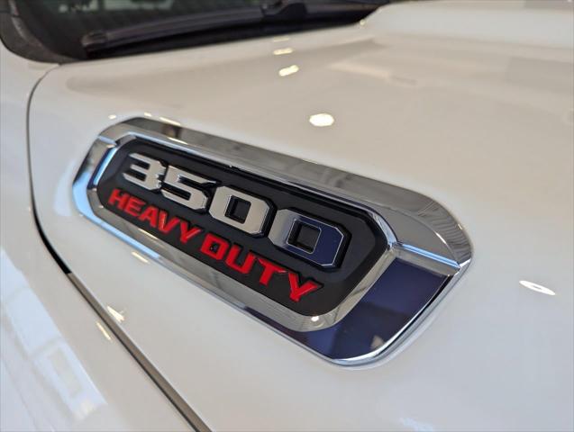 2026 RAM Ram 3500 RAM 3500 TRADESMAN CREW CAB 4X4 64 BOX