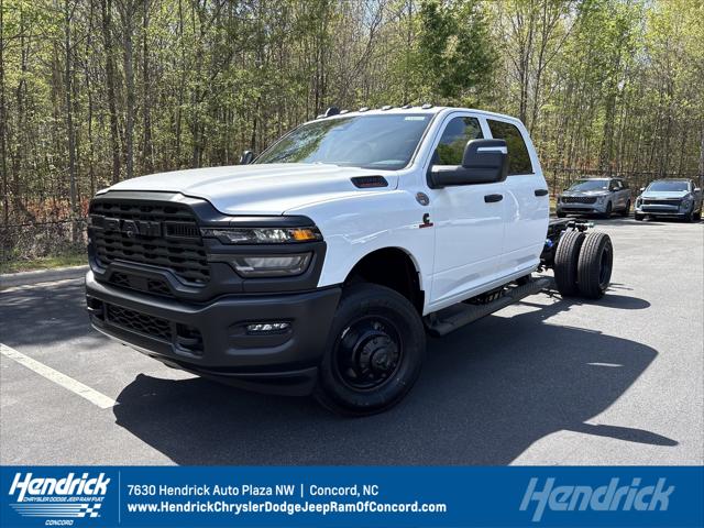 2026 RAM Ram 3500 Chassis Cab RAM 3500 TRADESMAN CREW CAB CHASSIS 4X4 60 CA