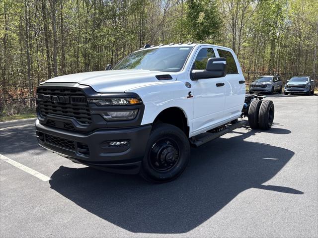 2026 RAM Ram 3500 Chassis Cab RAM 3500 TRADESMAN CREW CAB CHASSIS 4X4 60 CA