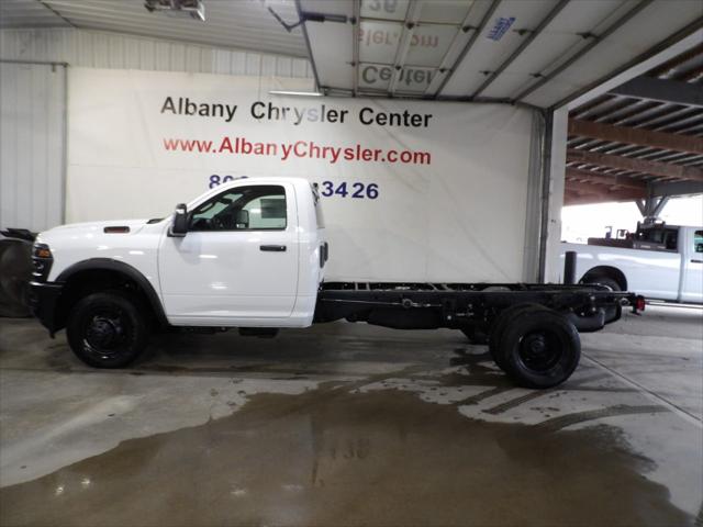 2026 RAM Ram 3500 Chassis Cab RAM 3500 TRADESMAN CHASSIS REGULAR CAB 4X4 84 CA