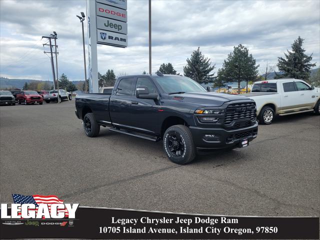 2026 RAM Ram 3500 RAM 3500 TRADESMAN CREW CAB 4X4 8 BOX