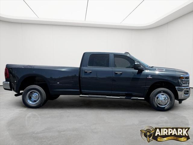 2026 RAM Ram 3500 RAM 3500 TRADESMAN CREW CAB 4X4 8 BOX