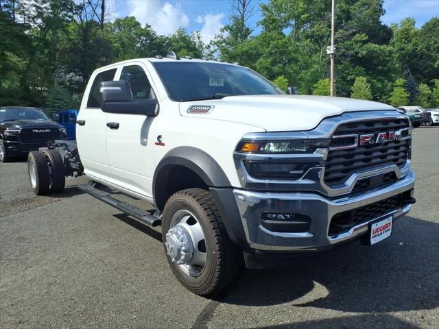 2026 RAM 5500 Chassis RAM 5500 TRADESMAN CHASSIS CREW CAB 4X4 84 CA