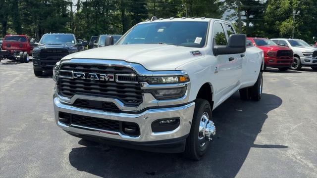 2026 RAM Ram 3500 RAM 3500 TRADESMAN CREW CAB 4X4 8 BOX
