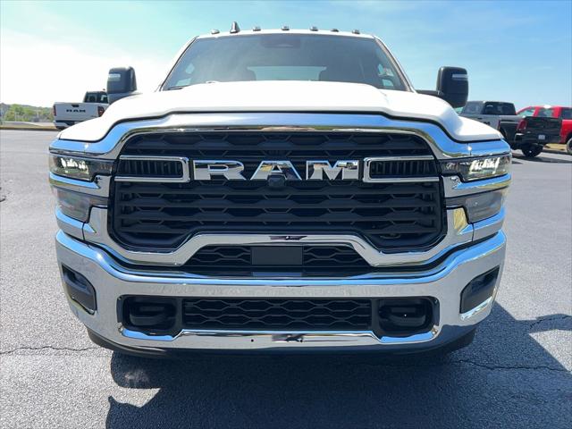 2026 RAM Ram 3500 Chassis Cab RAM 3500 TRADESMAN CREW CAB CHASSIS 4X4 60 CA