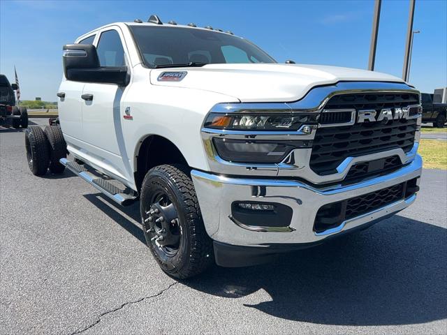 2026 RAM Ram 3500 Chassis Cab RAM 3500 TRADESMAN CREW CAB CHASSIS 4X4 60 CA
