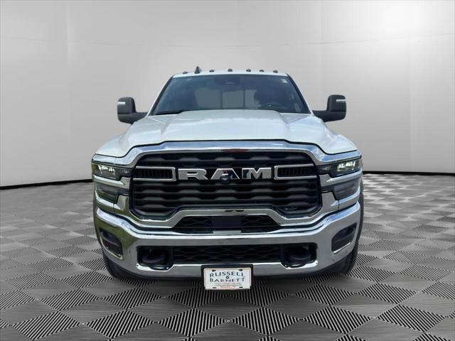 2026 RAM 5500 Chassis RAM 5500 TRADESMAN CHASSIS CREW CAB 4X4 60 CA