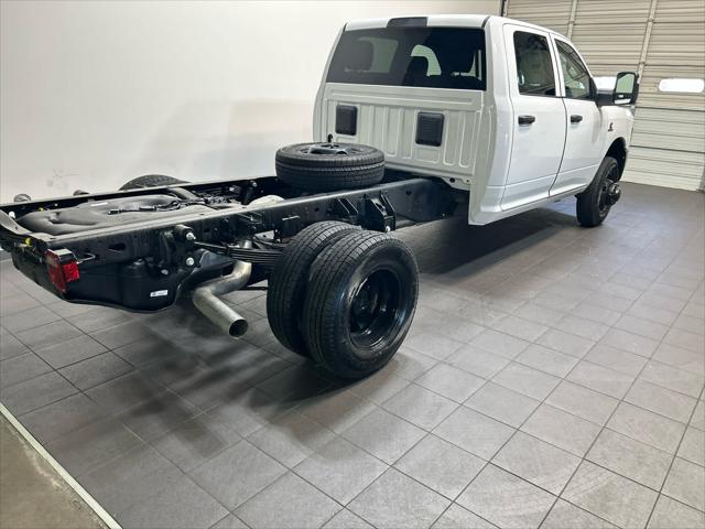 2026 RAM Ram 3500 Chassis Cab RAM 3500 TRADESMAN CREW CAB CHASSIS 4X4 60 CA