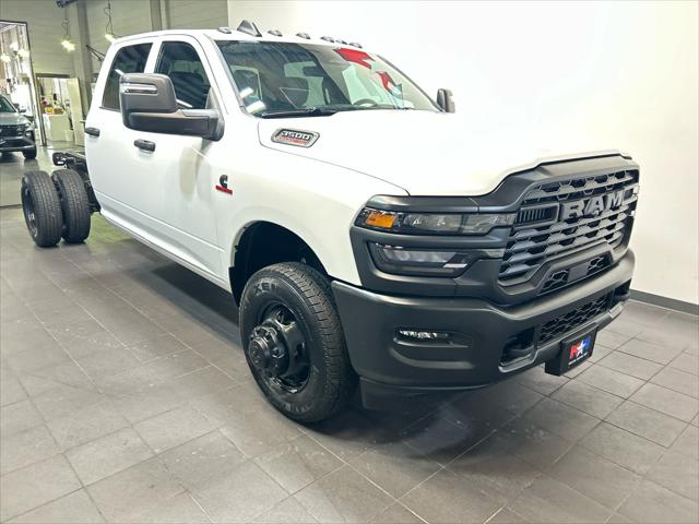 2026 RAM Ram 3500 Chassis Cab RAM 3500 TRADESMAN CREW CAB CHASSIS 4X4 60 CA