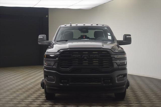 2026 RAM Ram 3500 Chassis Cab RAM 3500 TRADESMAN CREW CAB CHASSIS 4X4 60 CA