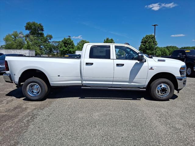 2026 Ram 3500 Tradesman Crew Cab 4x4 8' Box