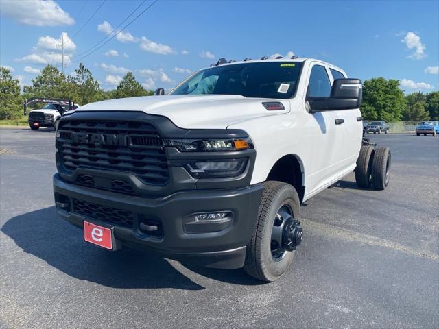 2026 RAM Ram 3500 Chassis Cab RAM 3500 TRADESMAN CREW CAB CHASSIS 4X4 60 CA