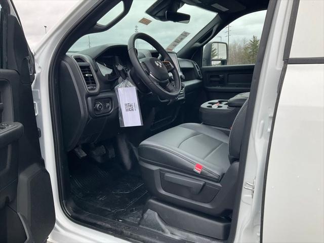 2026 RAM Ram 3500 Chassis Cab RAM 3500 TRADESMAN CREW CAB CHASSIS 4X4 60 CA