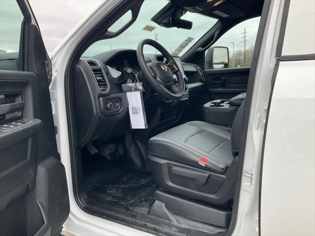 2026 RAM Ram 3500 Chassis Cab RAM 3500 TRADESMAN CREW CAB CHASSIS 4X4 60 CA