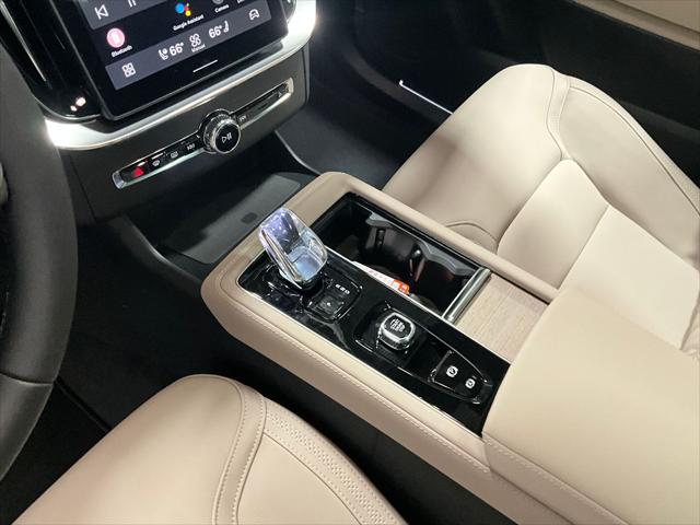 2026 Volvo XC90 Plus, B6 AWD Gas (mild hybrid), Gasoline, Bright, 6 Seats
