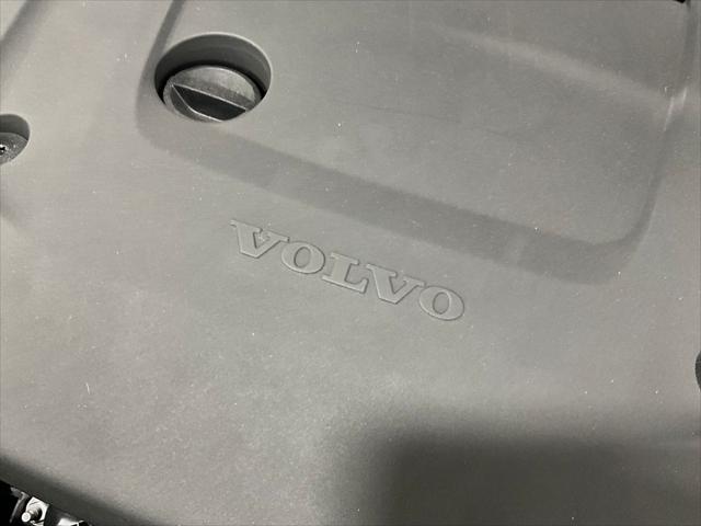 2026 Volvo XC90 Plus, B6 AWD Gas (mild hybrid), Gasoline, Bright, 6 Seats