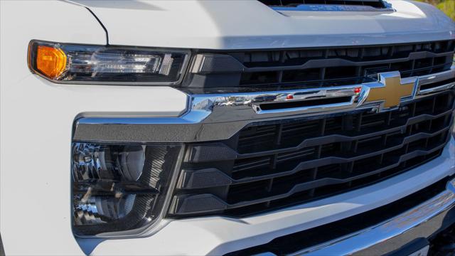 2025 Chevrolet Silverado 2500HD 4WD Crew Cab Standard Bed LT
