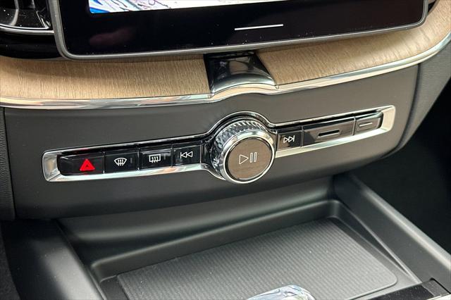 2026 Volvo XC60 B5 Core