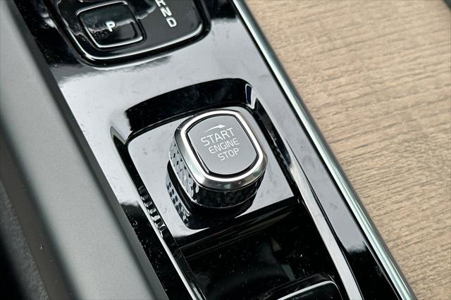 2026 Volvo XC60 B5 Core