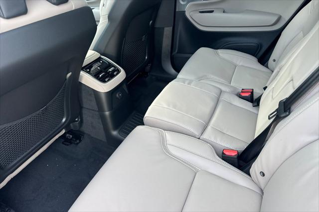 2026 Volvo XC90 Plug-In Hybrid Ultra, T8 AWD, Electric/Gasoline, Bright, 7 Seats