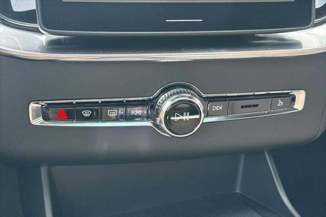 2026 Volvo XC90 Plug-In Hybrid Ultra, T8 AWD, Electric/Gasoline, Bright, 7 Seats