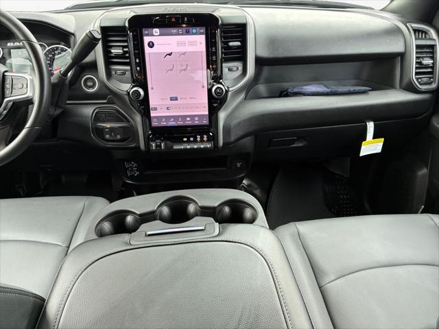 2026 RAM Ram 3500 RAM 3500 TRADESMAN CREW CAB 4X4 8 BOX