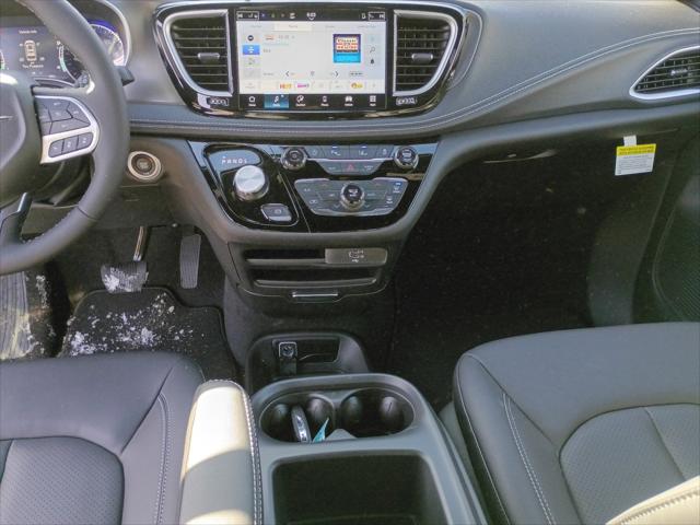 2026 Chrysler Pacifica Select AWD